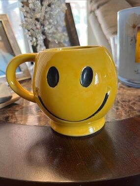 Vintage 1970’s Yellow Smiley Face Ceramic Mug - Made in the USA - McCoy Pottery